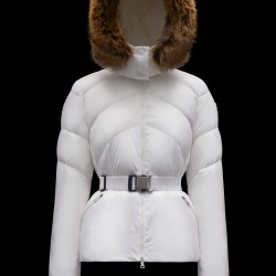 2022 MONCLER Laitue Fur Collar Short Down Jacket Womens Waist Down Puffer Coat Winter Outerwear Off White