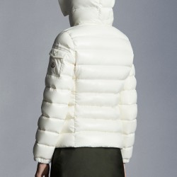 2022 Moncler Badyfur Collar Short Down Jacket Women Down Puffer Coat Winter Outerwear White