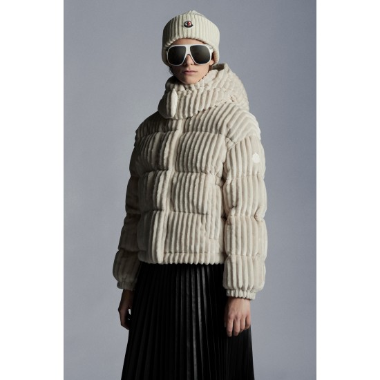 2022 Moncler Daos Short Hooded Down Jacket Women Down Puffer Coat Winter Outerwear White