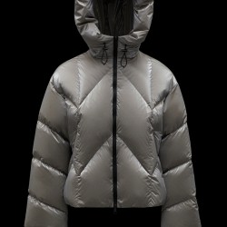 2022 Moncler Frele Short Hooded Down Jacket Women Down Puffer Coat Winter Outerwear Light Grey