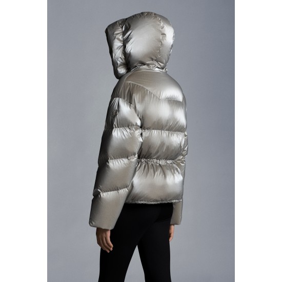 2022 Moncler Frele Short Hooded Down Jacket Women Down Puffer Coat Winter Outerwear Light Grey