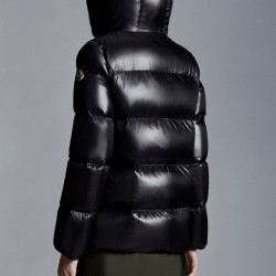 2022 Moncler Seritte Parka Short Down Jacket Women Down Puffer Coat Winter Outerwear Black