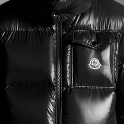 2022 Moncler Montbeliard Outdoor Short Down Jacket Mens Winter Hooded Puffer Down Coat Outerwear Black