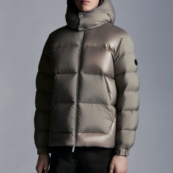 2022 Moncler Pallardy Casual Short Down Jacket Mens Puffer Down Coat Hooded Zip Up Winter Outerwear Beige