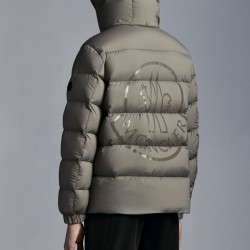 2022 Moncler Pallardy Casual Short Down Jacket Mens Puffer Down Coat Hooded Zip Up Winter Outerwear Beige